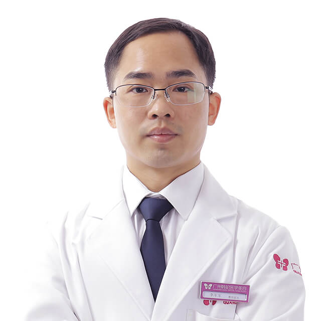 Plastic surgeon for liposuction, eyelids, in China